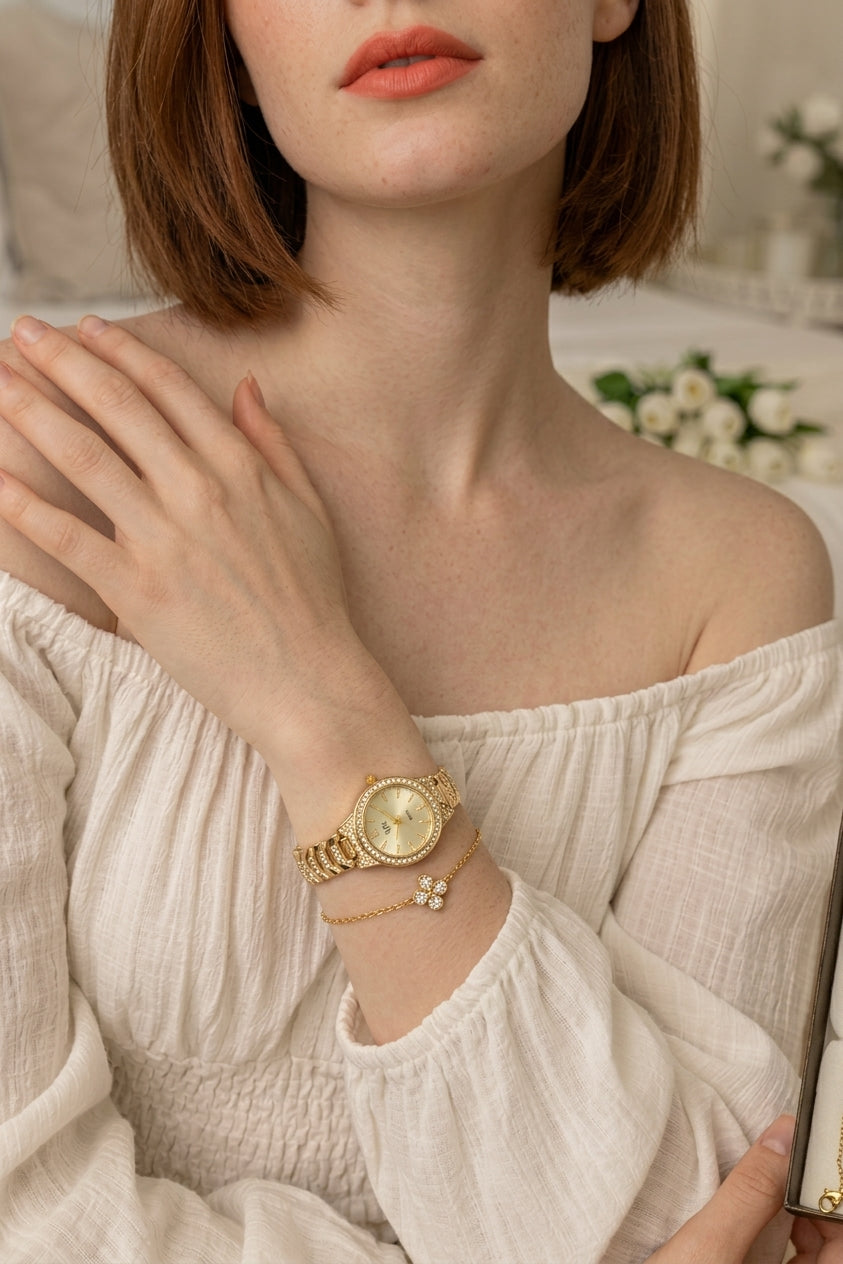 Coffret Élégance Dorée : Montre Strass & Bracelet Trèfle Scintillant